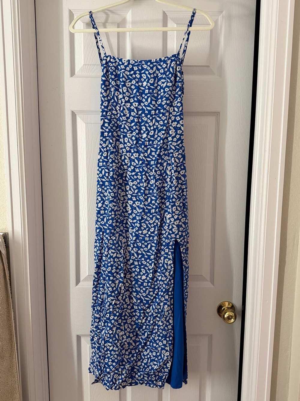 Beginning Boutique Blue White Floral Spaghetti-Strap Maxi Dress